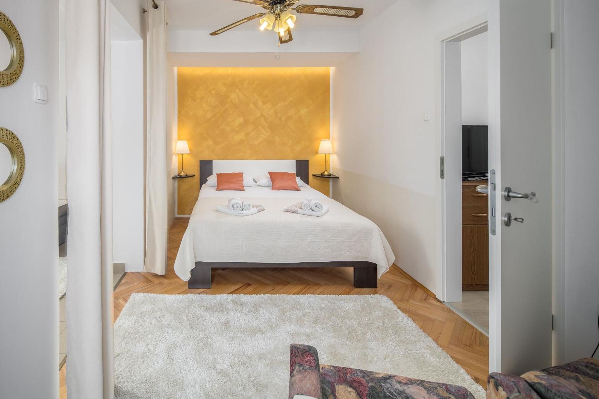 Katana Apartment *